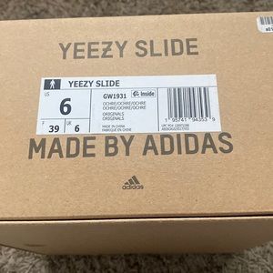Men size 6 Yeezy slides Ochre